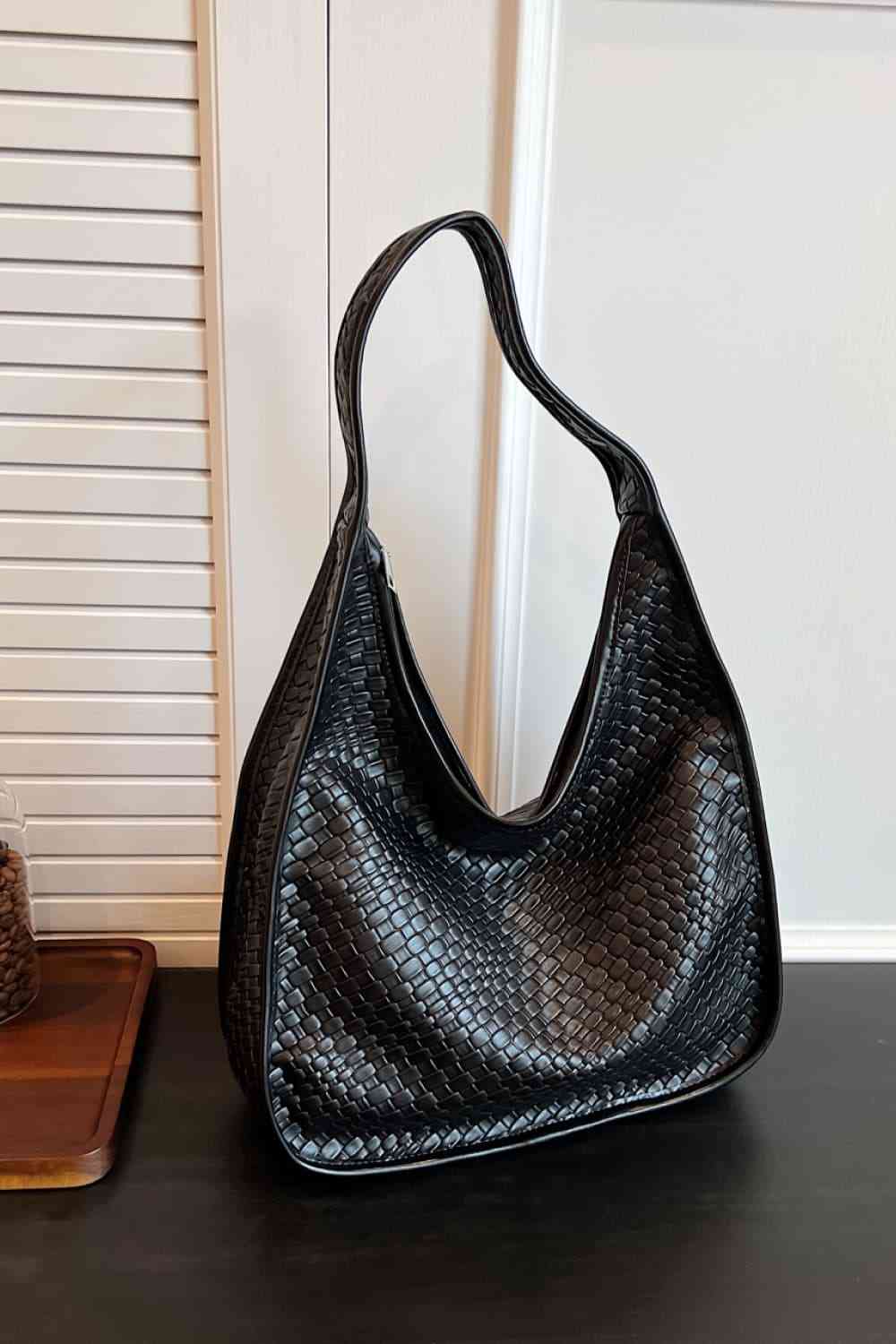 Dante Shoulder Bag in Black