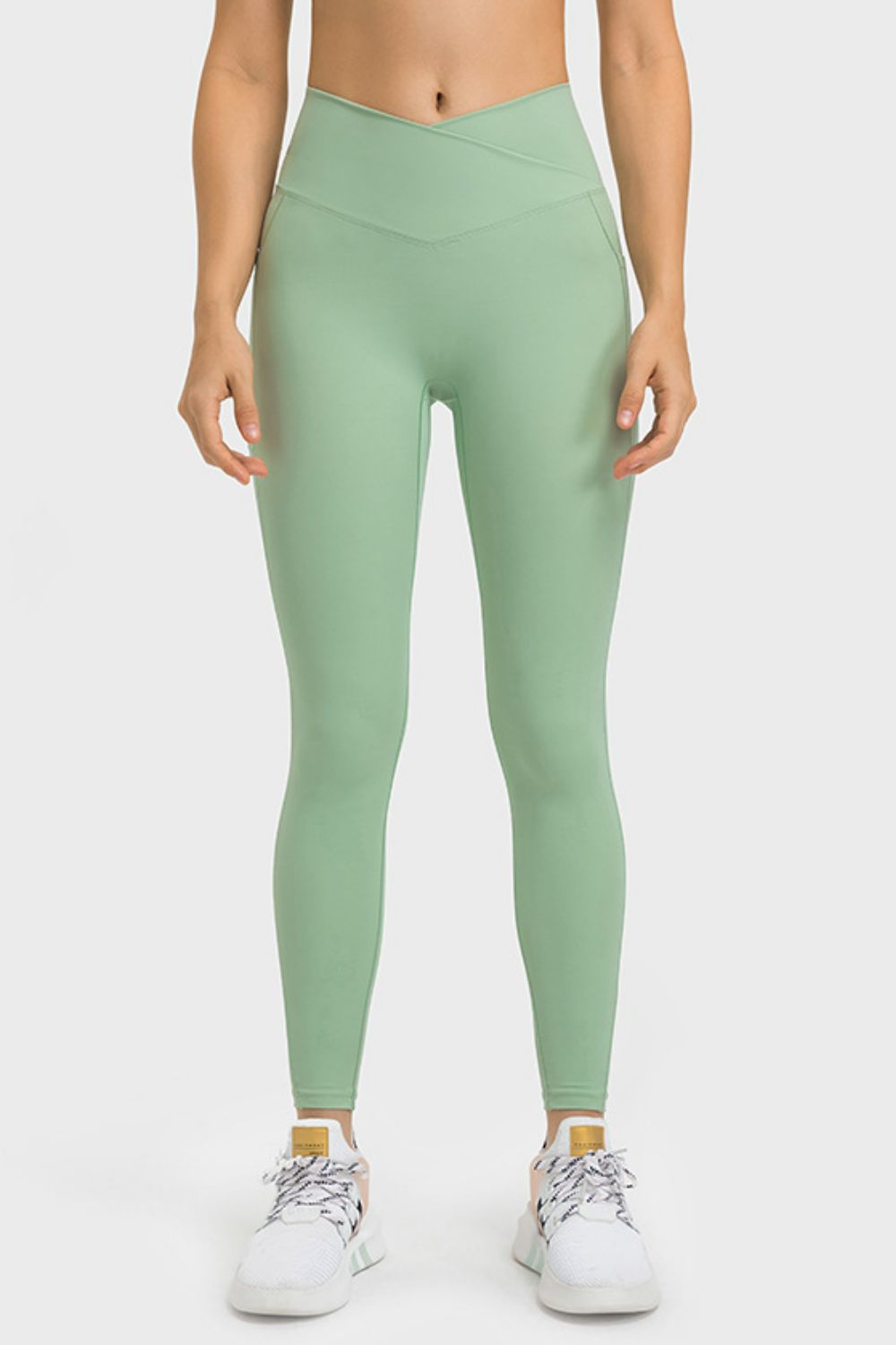 GlamFit V-Waist Yoga Leggings with Pockets