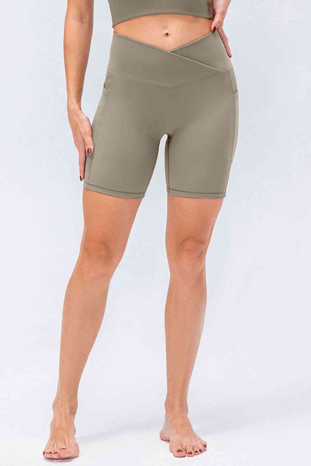 BaraTrain V-Waist Bike Shorts