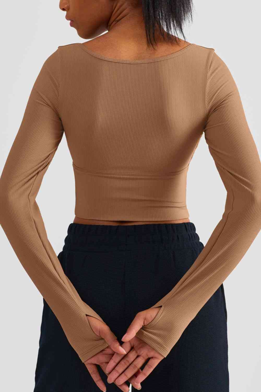 Scoop Neck Thumbhole Sleeve Cropped Sports Top